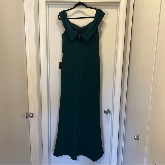 Lulu’s Aveline Forest Green Off-the-Shoulder Maxi Dress - Picture 8 of 9